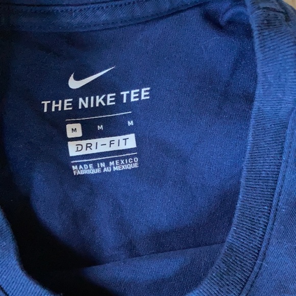 NEW! Men’s Nike Shirt - Picture 2 of 3
